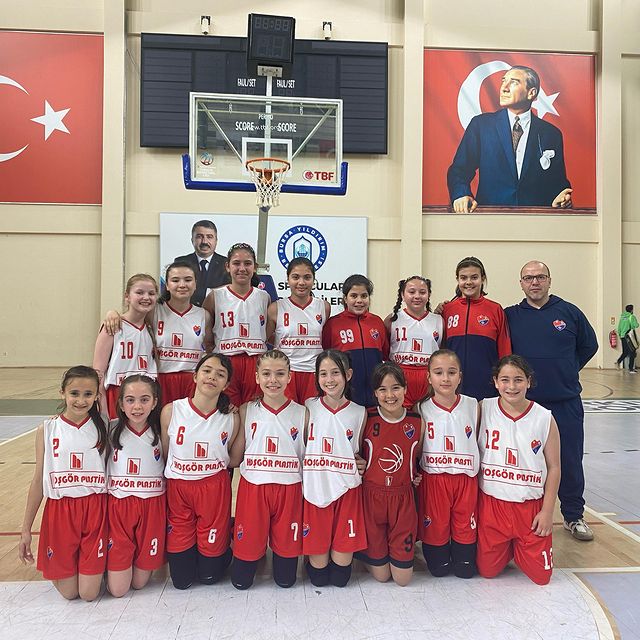 Mustafakemalpaşa Belediyesi U11 Kız Basketbol Takımı Armada Spor Kulübü'nü Mağlup Etti