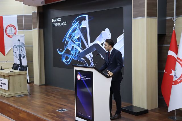 Zonguldak Bülent Ecevit Üniversitesi Hastanesi'nde Da Vinci Robotik Cerrahi Eğitimi Başladı