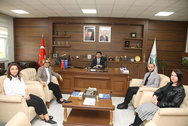Sakarya Barosu Başkanı Avukat İlknur Ebiz Yıldız, SUBÜ Rektörü Prof. Dr. Mehmet Sarıbıyık ile Görüşme Gerçekleştirdi