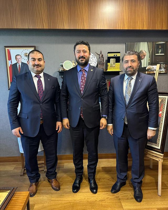 AK Parti Nevşehir Milletvekili Emre Çalışkan, TBMM'deki Ziyaretçilere Teşekkür Etti