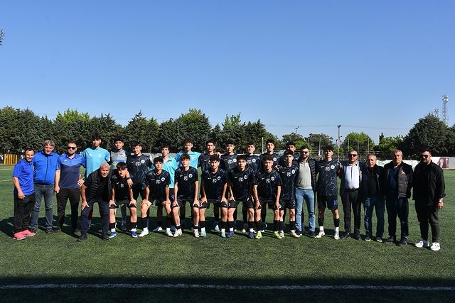 Gemlik Belediye Spor U-17 Takımı Şampiyonluk İçin İlerliyor