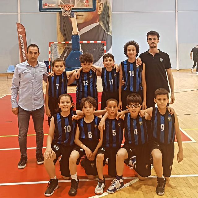Karacabey Belediyesi U11 Basketbol Takımı Çeyrek Finale Yükseldi