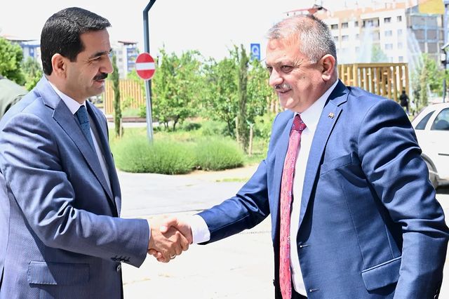 Vali Yazıcı, Belediye Başkanı Taşkın'ı Ziyaret Etti