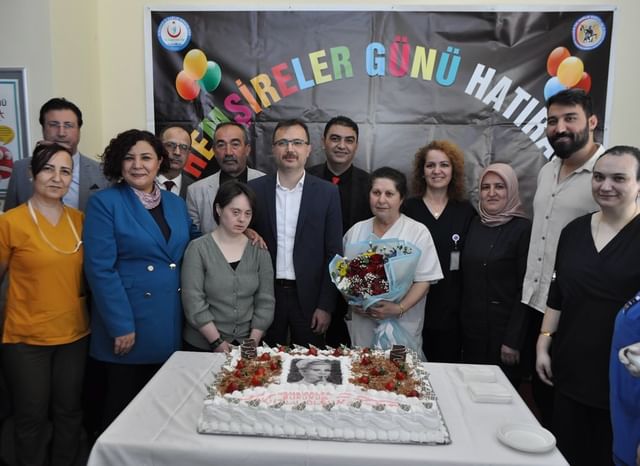 Türk Sağlık-Sen Hemşireler Günü'nü Kutladı