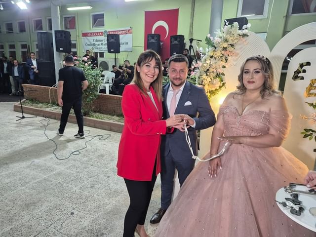Malkara Belediye Başkanı Nergiz Karaarağaçlı Öztürk, Nişan Törenine Katıldı