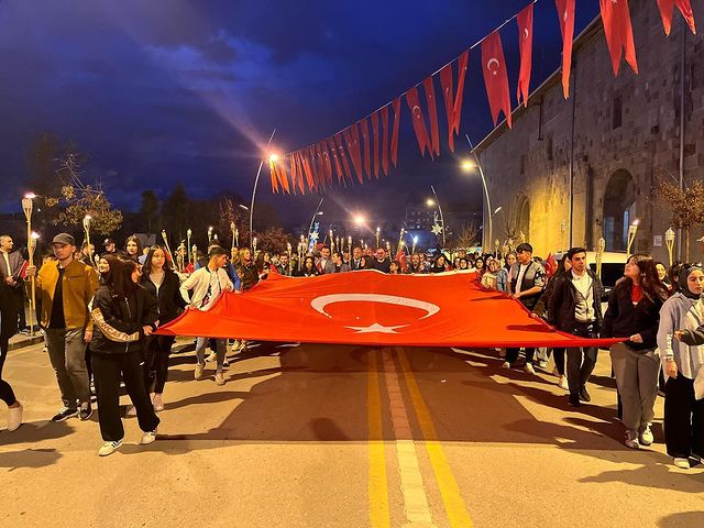 19 Mayıs Atatürk’ü Anma, Gençlik ve Spor Bayramı Fener Alayı Coşkusu