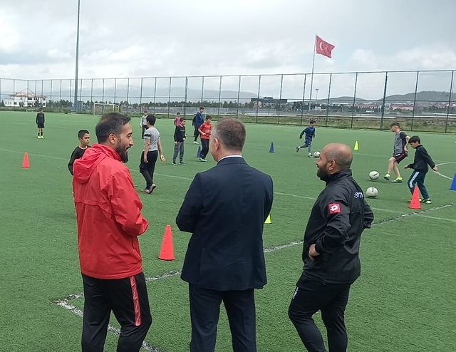 Erzurum Gençlik ve Spor Kulübü Futbol Antrenmanında Heyecan