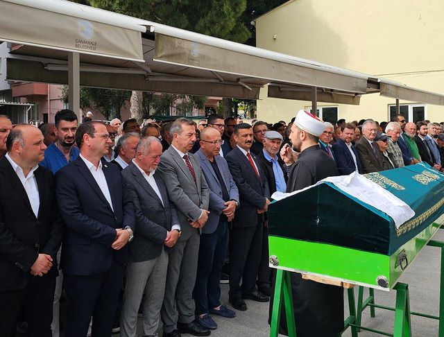 İYİ Parti Milletvekili Hasan Toktaş, Çanakkale'deki bir cenaze törenine katıldı.