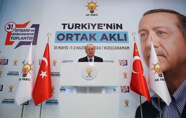 AK Parti Adana Milletvekili Sunay Karamık, Parti Toplantısında Konuştu