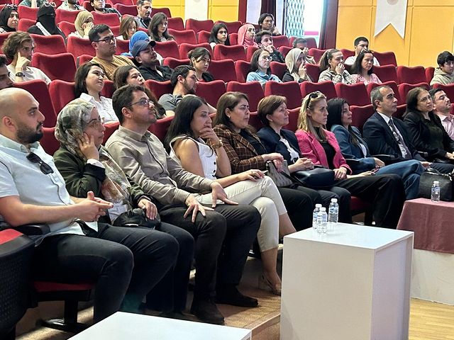 Kırklareli Üniversitesi'nde Uluslararası Öğrenci Semineri Düzenlendi