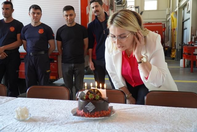 Sürpriz Doğum Günü Kutlaması Altınova Belediyesi'nde