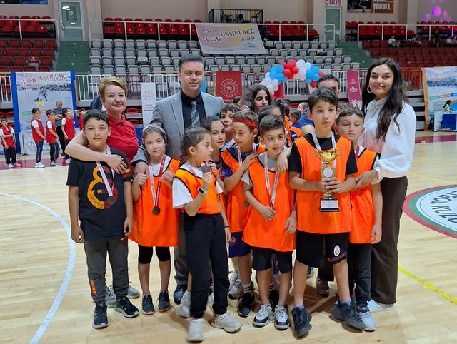 Yalova'da Düzenlenen Okul Sporları Çocuk Oyunları Şenliği'nde İlçe Temsilcilerimiz Başarıyla Döndü