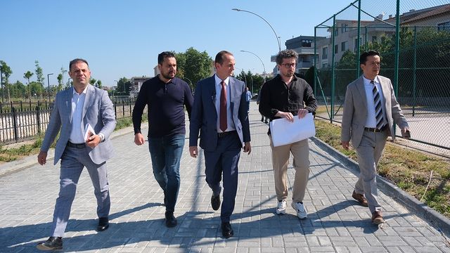 Çiftlikköy Belediye Başkanı Adil Yele, Mehmet Akif Ersoy Mahallesi'nde Yapılan Projeleri İnceledi