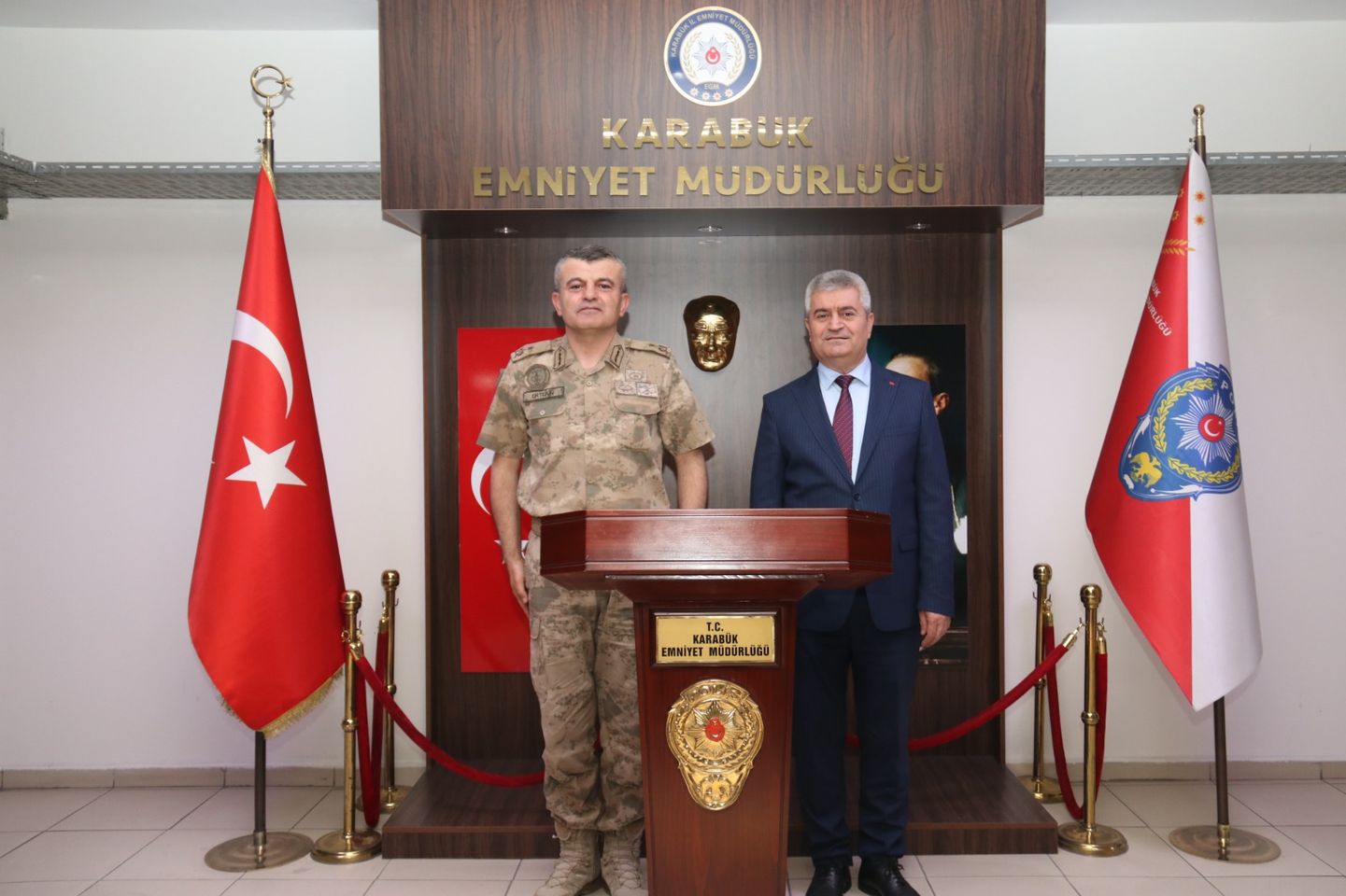 Bilecik Jandarma Eğitim Komutanı Tuğgeneral Uğur Ertekin, Karabük Emniyet Müdürlüğü'nü Ziyaret Etti
