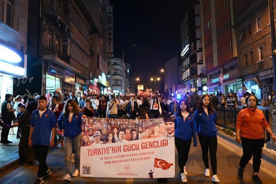 
Nevşehir'de 19 Mayıs Coşkuyla Kutlandı

