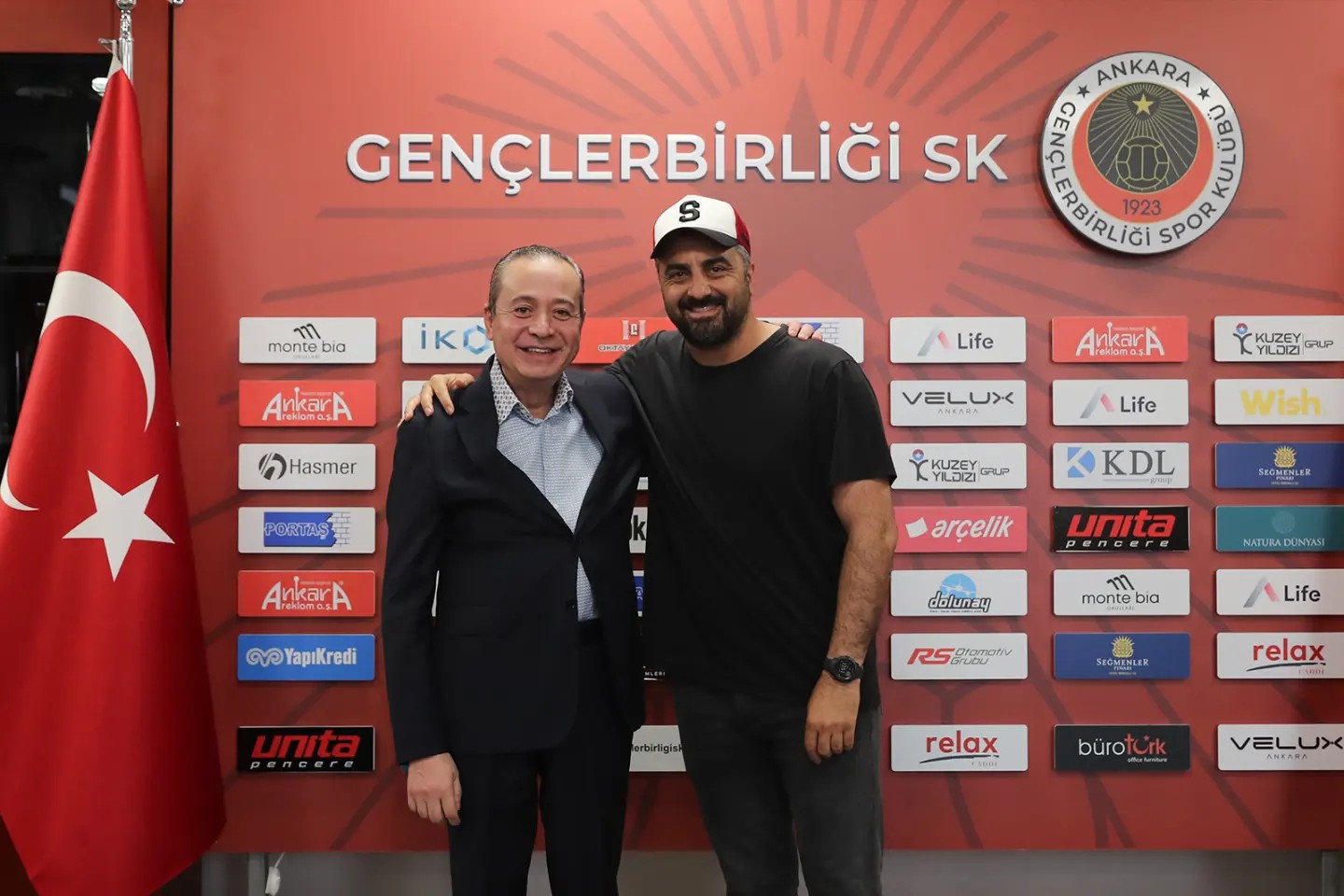 Gençlerbirliği Spor Kulübü'nde Teknik Direktör Sinan Kaloğlu ile Yollar Ayrıldı