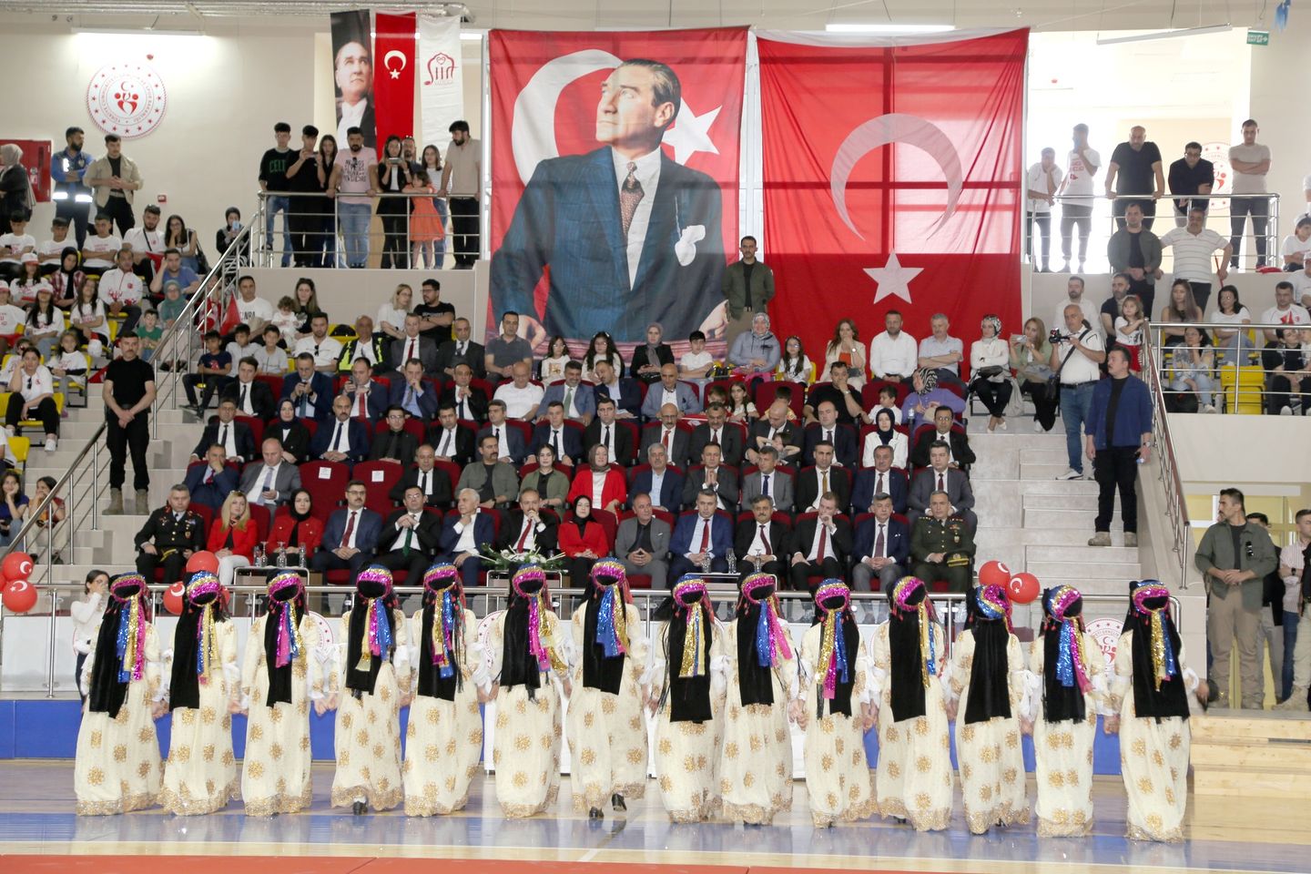Siirt Üniversitesi Rektörü Prof. Dr. Nihat Şındak, 19 Mayıs Atatürk'ü Anma, Gençlik ve Spor Bayramı Etkinliğine Katıldı