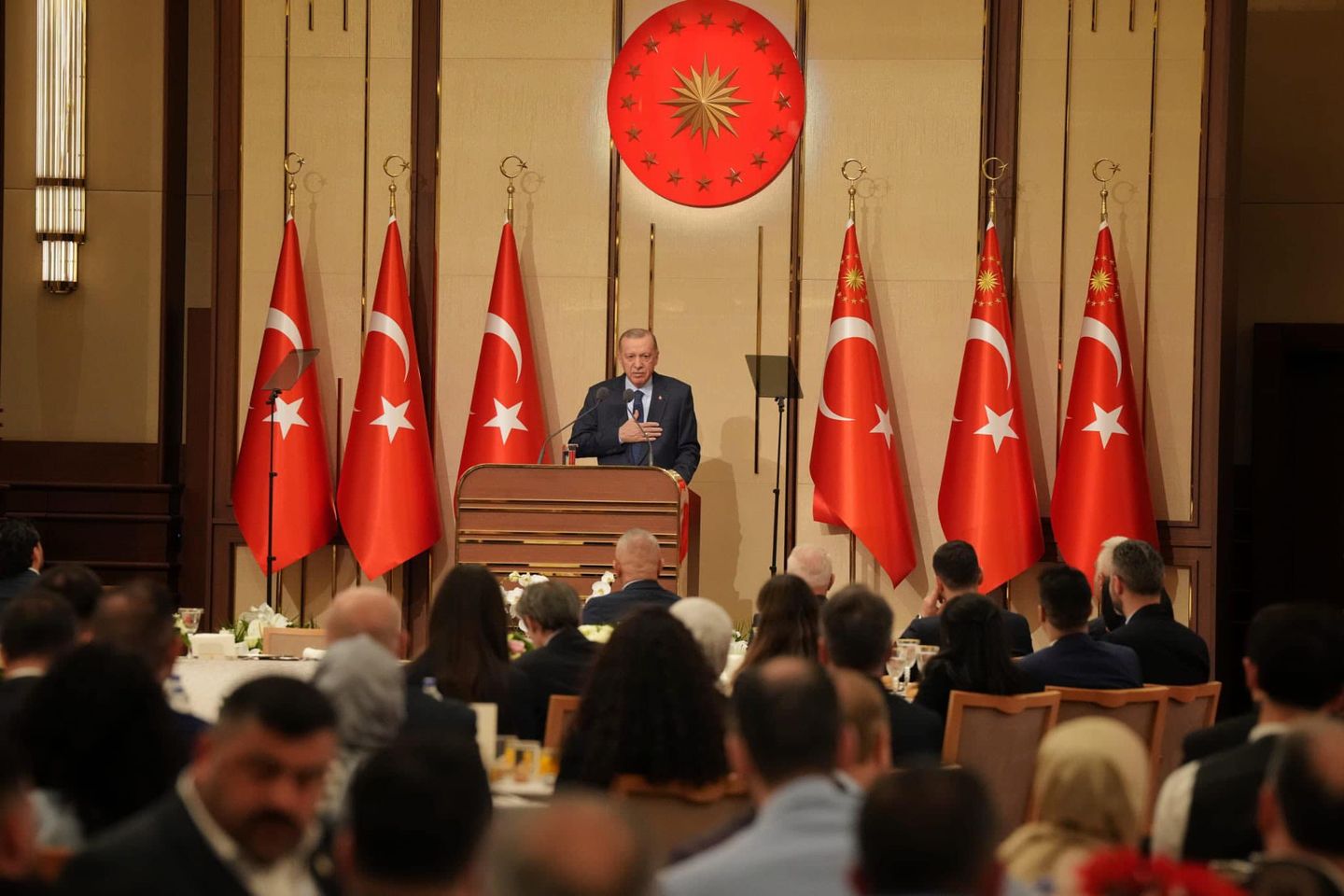 Kültür ve Turizm Bakanı Mehmet Ersoy, Uluslararası Demokratlar Birliği (UID) tarafından düzenlenen etkinlikte katılımcılarla buluştu.
