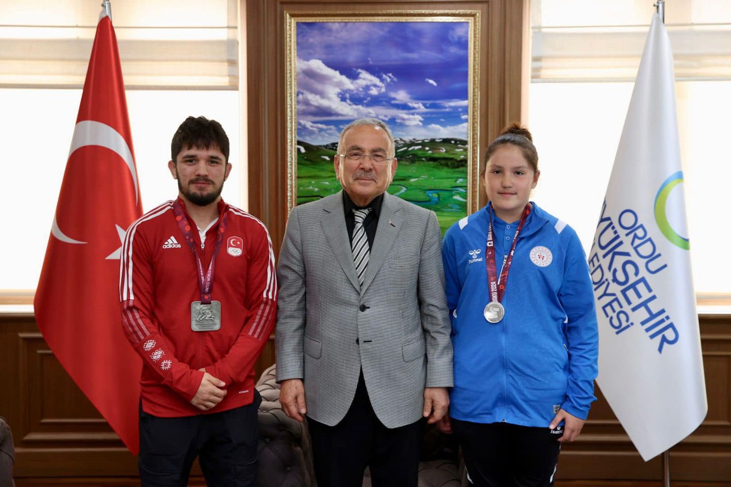 Başarılı Sporculardan Başkan Güler'e Ziyaret: Hedef Dünya ve Avrupa Şampiyonluğu