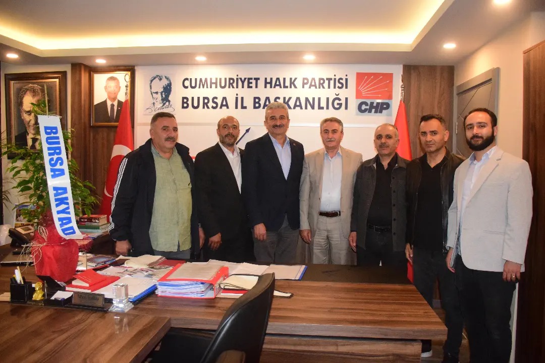 Bursa'da Ağrı Kültürü Yaşatma Derneği Başkanı ve Yönetimi Yerel Siyasi Parti İl Başkanını Ziyaret Etti