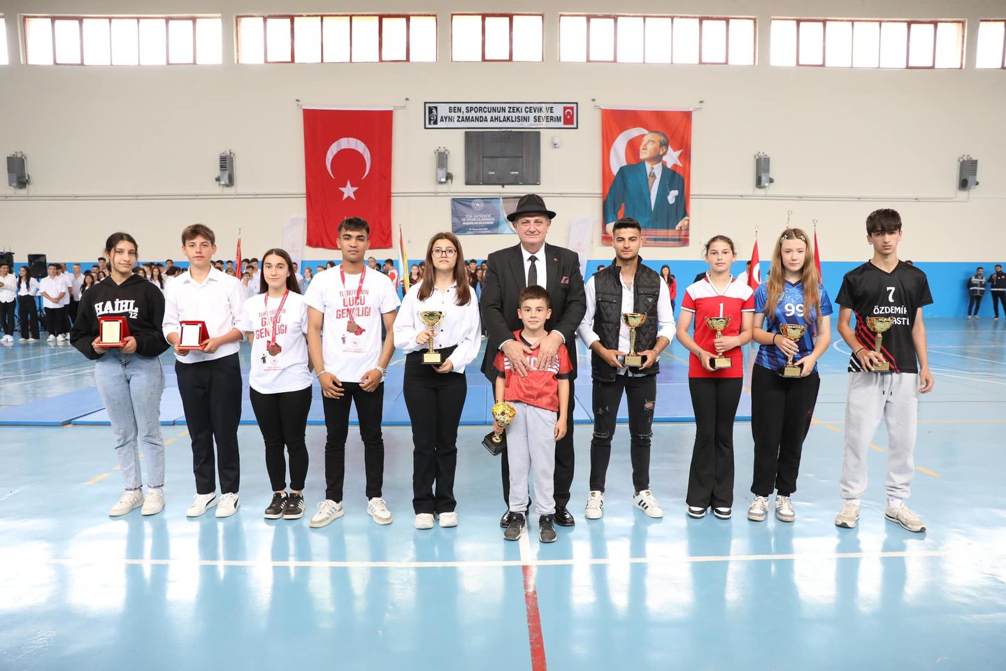 Hayrabolu Belediyesi, 19 Mayıs'ta Gençleri Ödüllendirdi