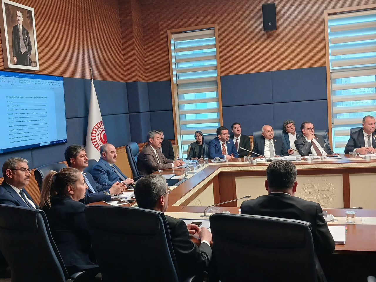 Varank Başkanlığında Sanayi, Ticaret ve Enerji Komisyonu Toplantısı Gerçekleştirildi