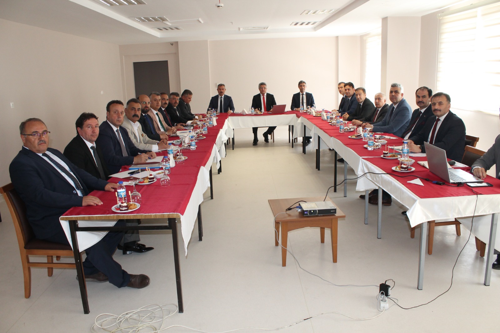 İl Milli Eğitim Müdürü Dr. Murat Ağar Başkanlığında Toplantı Gerçekleştirildi