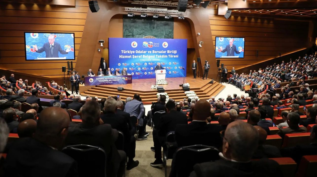 Cumhurbaşkanı Recep Tayyip Erdoğan'ın Katıldığı TOBB Hizmet Şeref Belgesi Takdim Törenine Van Ticaret ve Sanayi Odası Heyeti de Katıldı