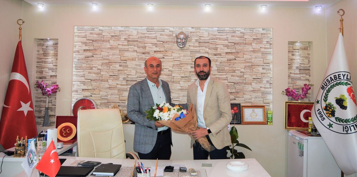 Hacı Mustafa Celkanlı ve Yönetim Ekibi, Yeni Belediye Başkanını Ziyaret Etti