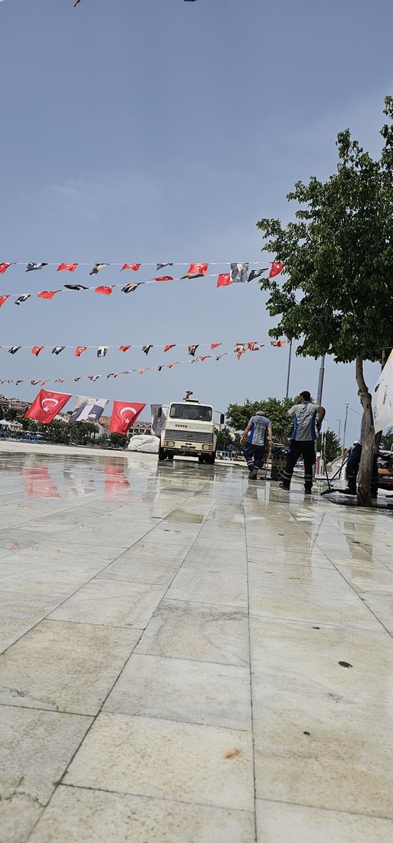 Datça Belediyesi Hazırlıklara Başladı: Cumhuriyet Meydanı Törenlere Hazır