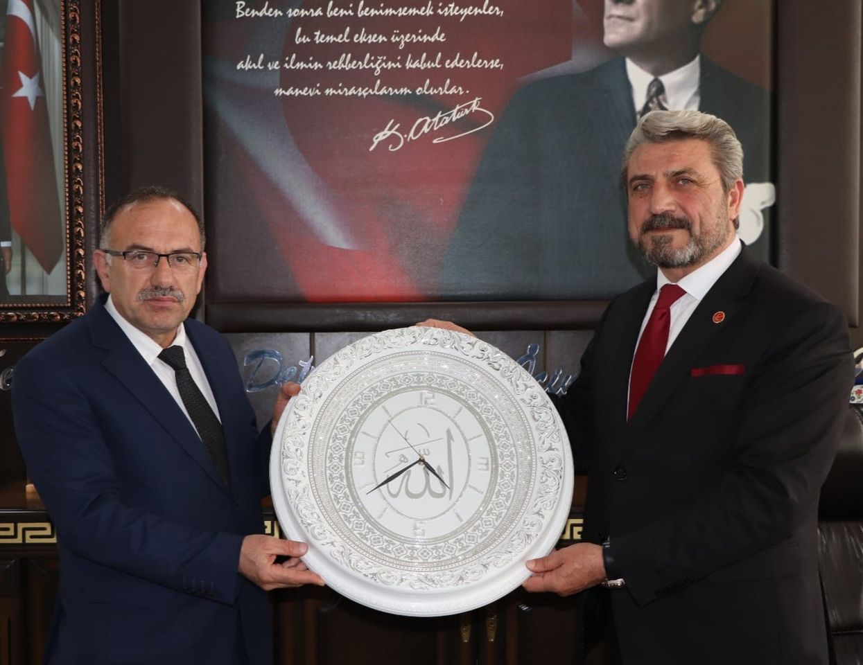Yeniden Refah Partisi İl Başkanı İbrahim Yaşar, Ayvacık Belediye Başkanı Refahittin Şencan'ı Ziyaret Etti