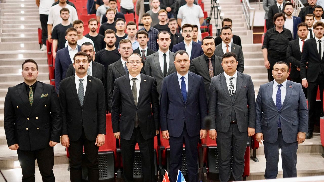 MHP Genel Başkan Yardımcısı İlyas Topsakal ve Ülkü Ocakları Ankara İl Başkanı Ömer Şanlı Öğrenci Çalıştayına Katıldı