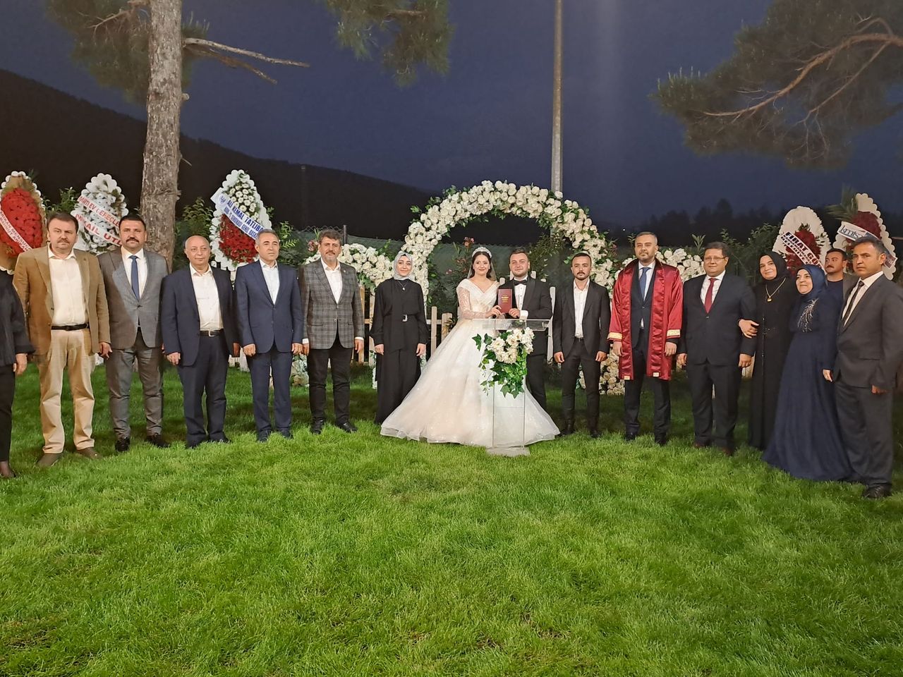 Kahramanmaraş İstiklal Üniversitesi Rektörü Prof. Dr. İsmail Bakan, Bir Düğün Töreninde Nikah Şahitliği Yaptı