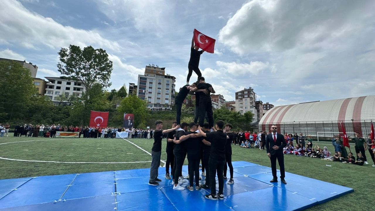 19 Mayıs Atatürk'ü Anma, Gençlik ve Spor Bayramı Kutlamaları Kumru'da Büyük Bir Coşkuyla Yapıldı