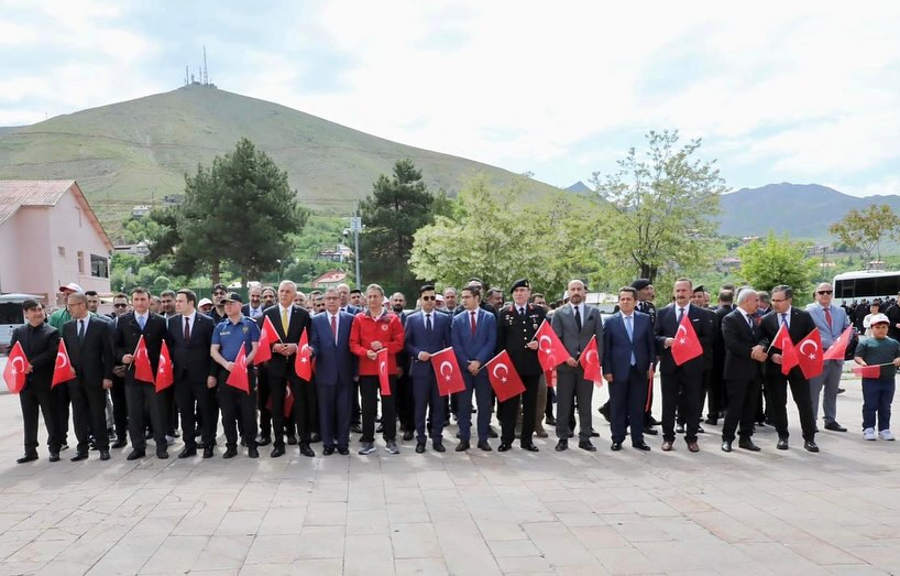 Bitlis Eren Üniversitesi'nde 19 Mayıs Atatürk'ü Anma, Gençlik ve Spor Bayramı Coşkuyla Kutlandı