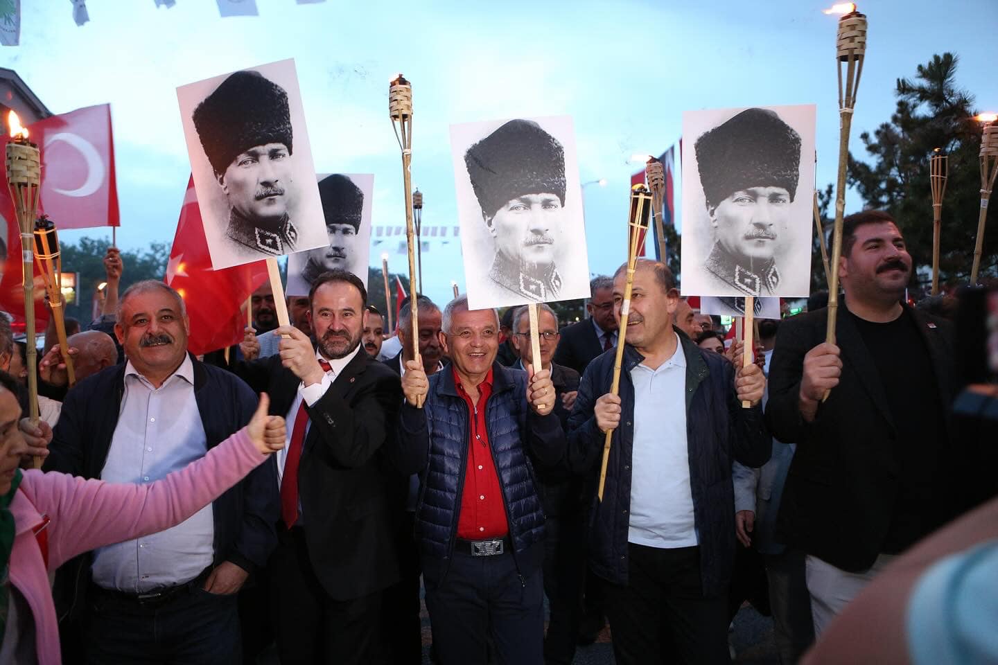 Mamak Belediyesi ve CHP İlçe Başkanı 19 Mayıs'ı Kutladı