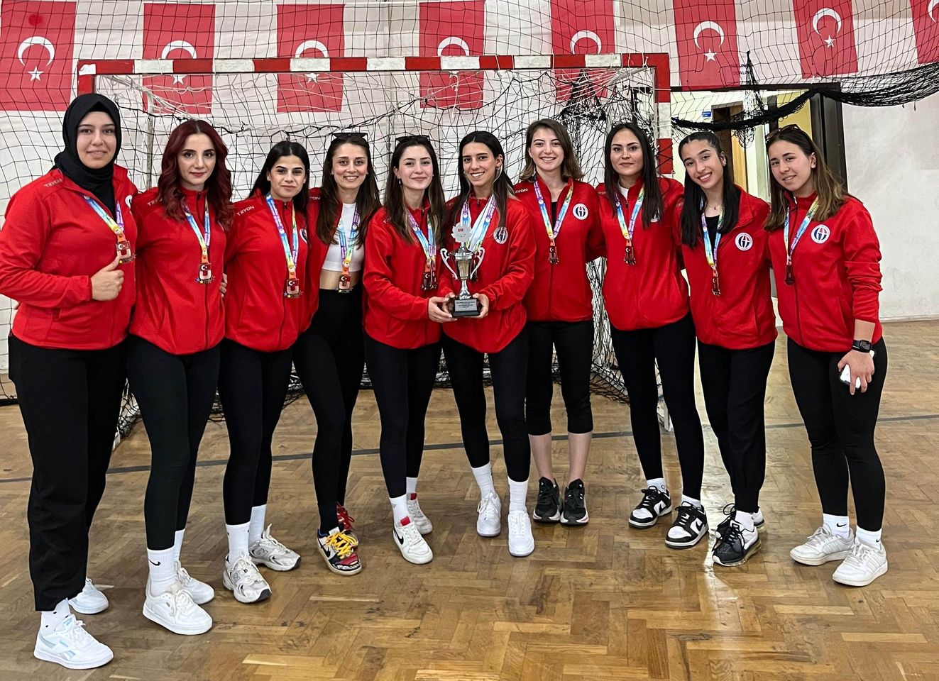 Gaziantep Üniversitesi Kadın Hentbol Takımı Süper Lig'e Yükseldi
