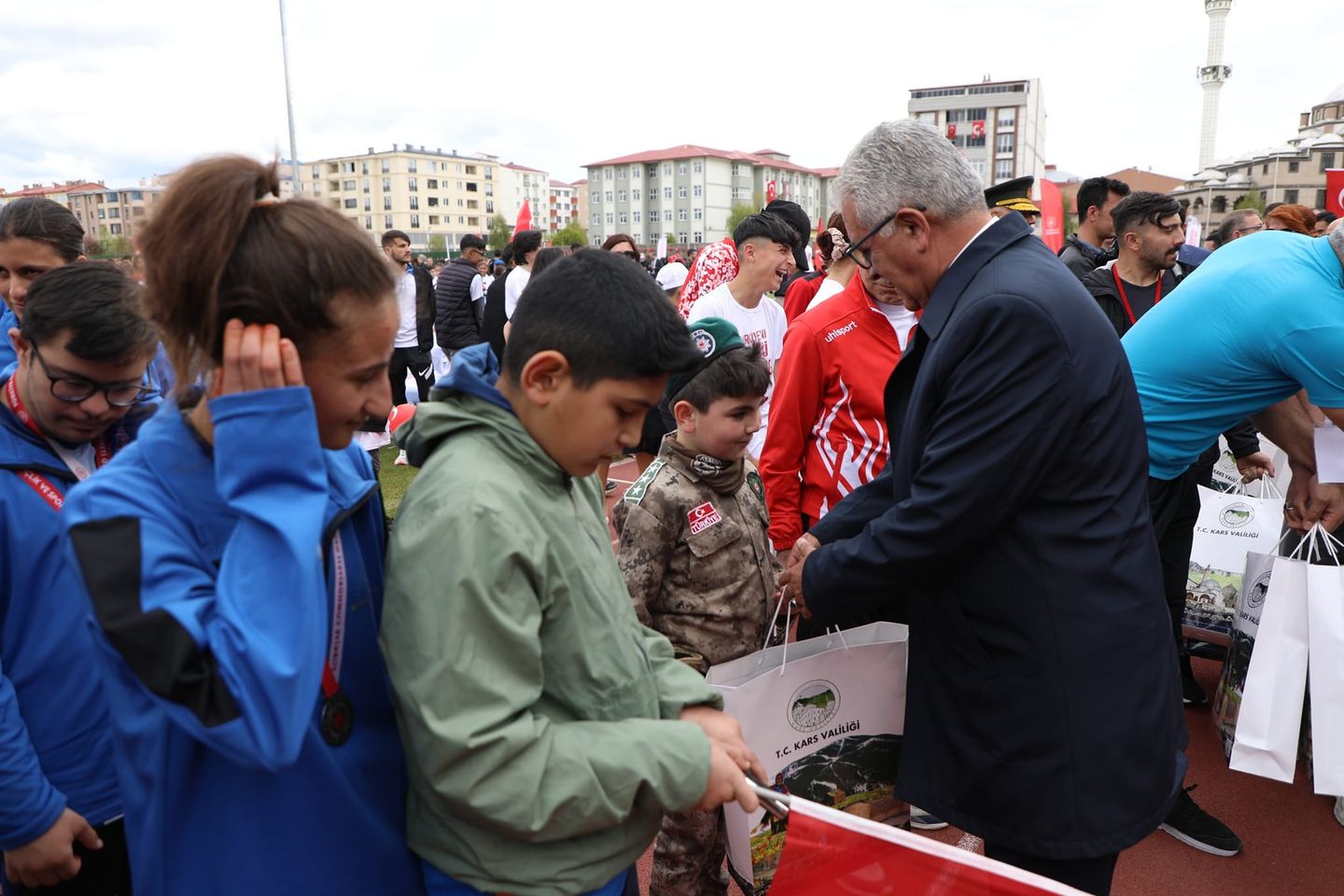 Kars Belediye Başkan Vekili Turgay Kızılörenli 19 Mayıs Atatürk'ü Anma Gençlik ve Spor Bayramı törenine katıldı
