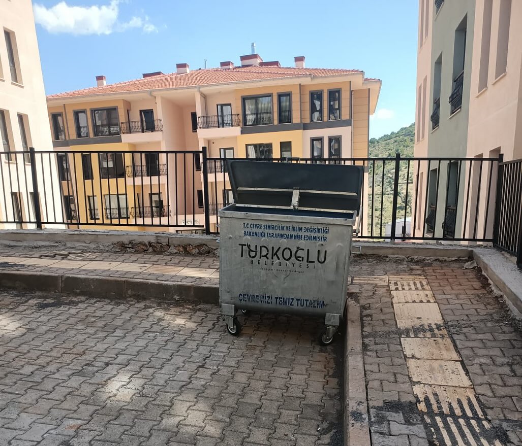 Kahramanmaraş'ın Türkoğlu ilçesinde Çöp Konteynerlerinde Yenileme Yapıldı